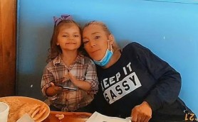 O fetiţă de patru ani a murit în somn, la o zi după ce ea şi mama ei au fost testate pozitiv la Covid-19